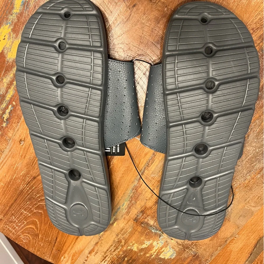 NWT Under Armour Men’s Ignite Pro Slides